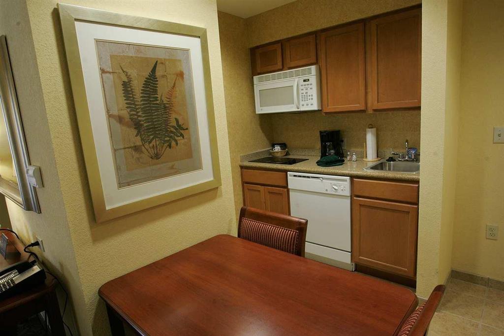 Homewood Suites By Hilton Daytona Beach Speedway-Airport Room photo